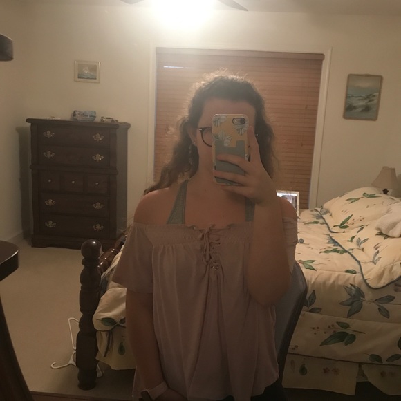 American Eagle off the shoulder top - Picture 3 of 3